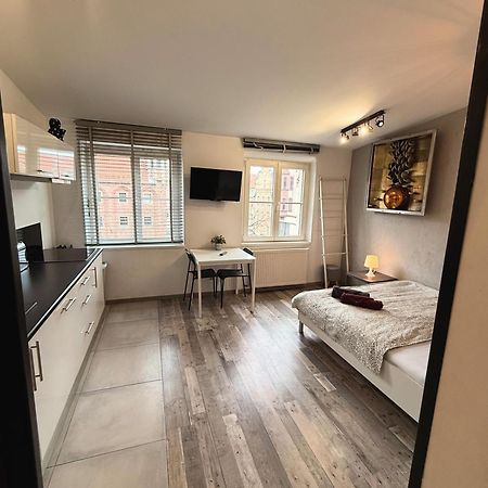Apartament Z Widokiem Na Pomnik Kopernika - Rynek Staromiejski Stary Toruń Esterno foto