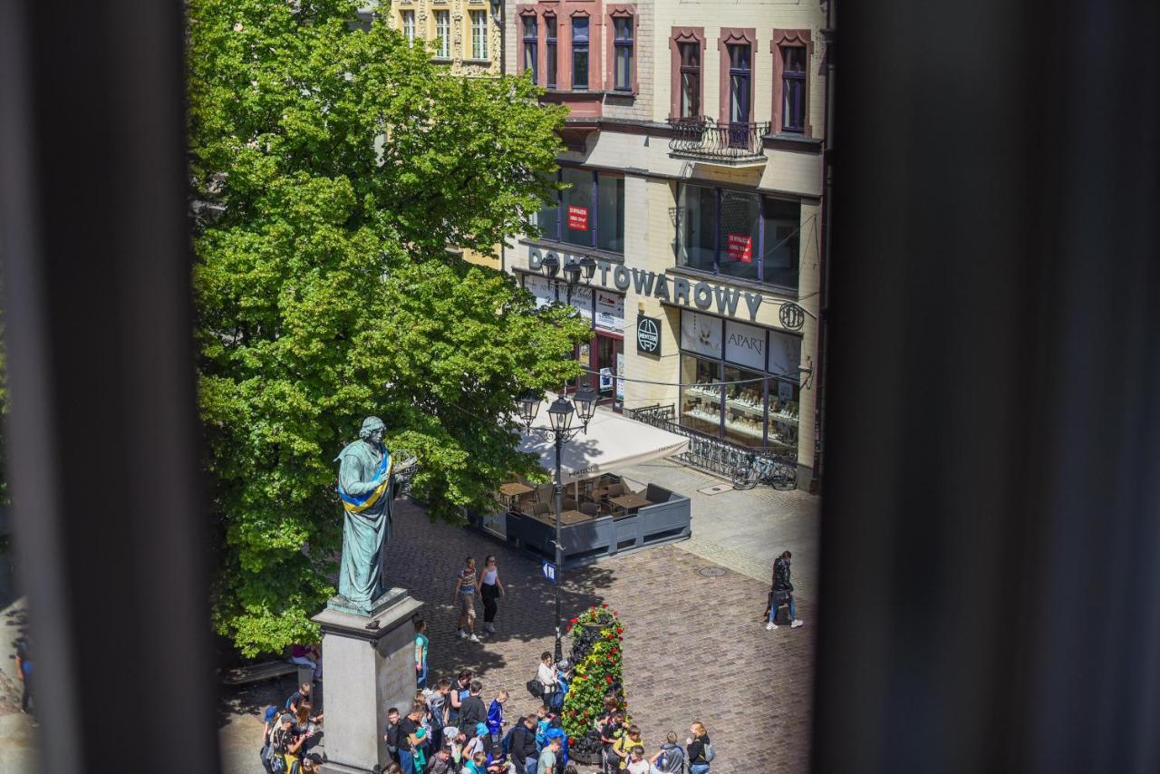 Apartament Z Widokiem Na Pomnik Kopernika - Rynek Staromiejski Stary Toruń Esterno foto