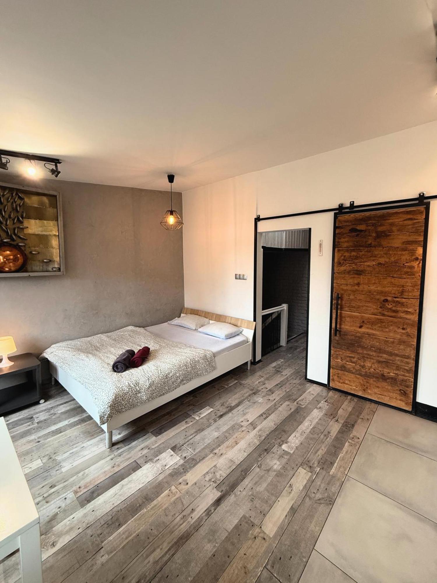 Apartament Z Widokiem Na Pomnik Kopernika - Rynek Staromiejski Stary Toruń Esterno foto