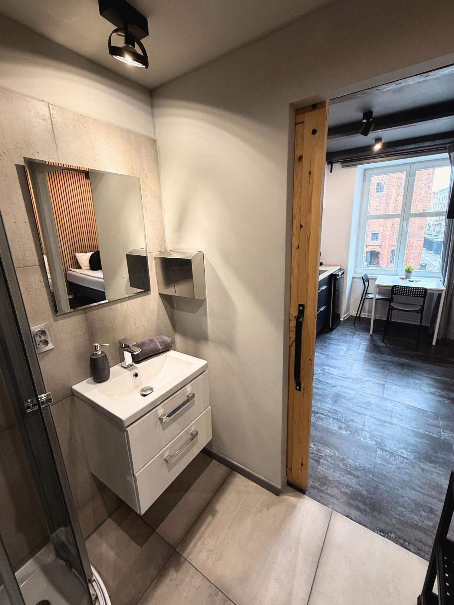 Apartament Z Widokiem Na Pomnik Kopernika - Rynek Staromiejski Stary Toruń Esterno foto