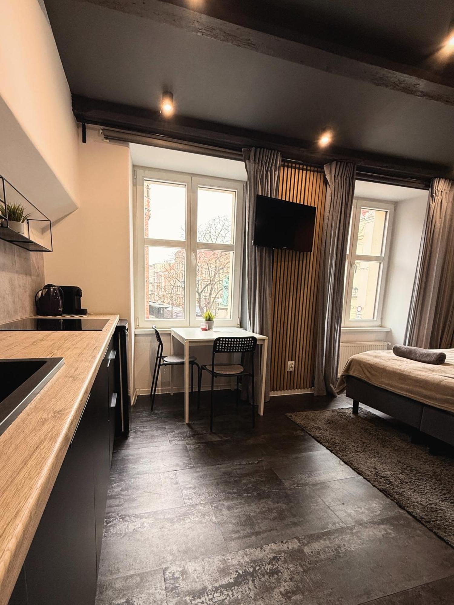 Apartament Z Widokiem Na Pomnik Kopernika - Rynek Staromiejski Stary Toruń Esterno foto