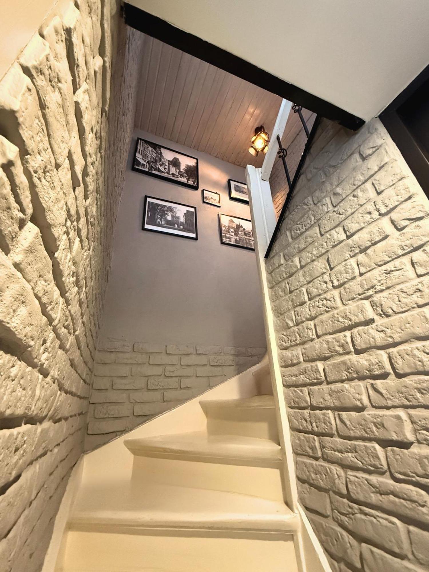 Apartament Z Widokiem Na Pomnik Kopernika - Rynek Staromiejski Stary Toruń Esterno foto