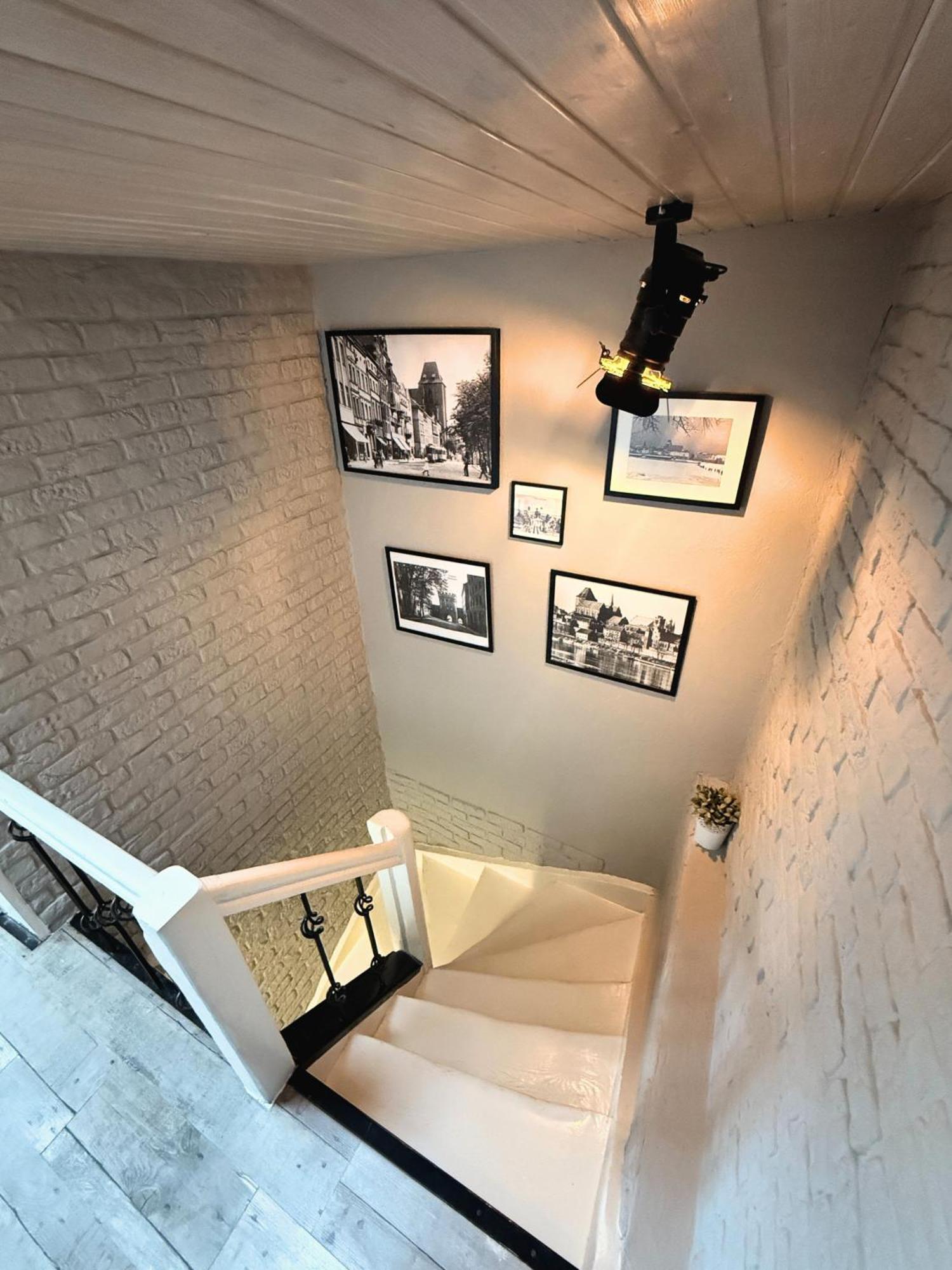 Apartament Z Widokiem Na Pomnik Kopernika - Rynek Staromiejski Stary Toruń Esterno foto