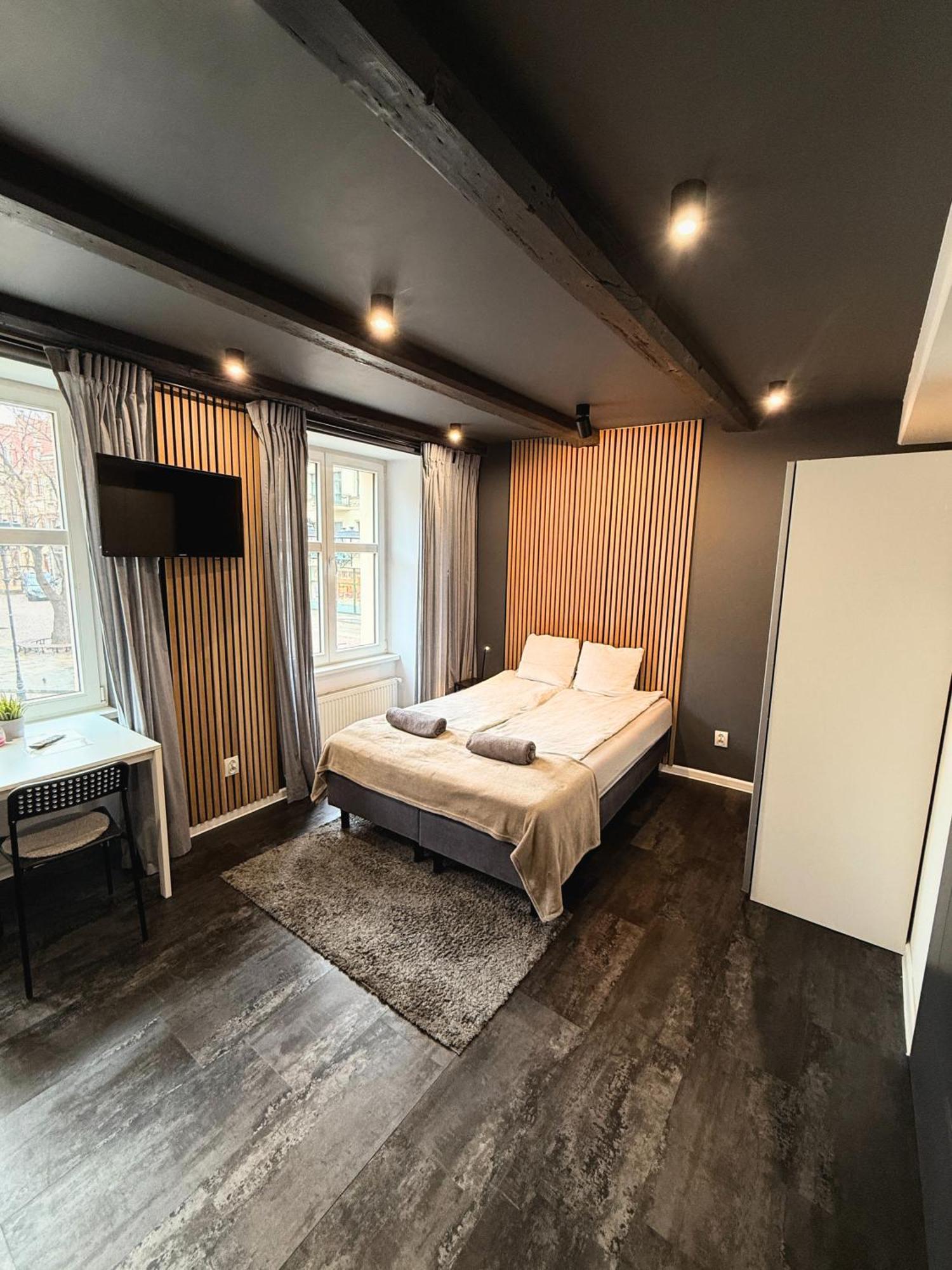 Apartament Z Widokiem Na Pomnik Kopernika - Rynek Staromiejski Stary Toruń Esterno foto